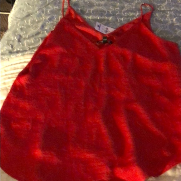 Red top - Picture 2 of 2